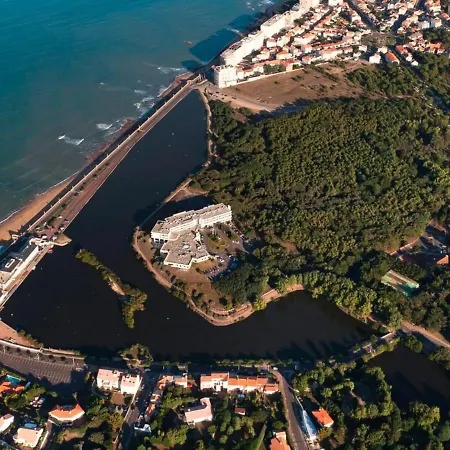 Maison Renovee Avec Jardin Privatif, Proche Des Sables D'olonne, Parking Et Wifi Inclus - Fr-1-426-226 בית נופש Les Sables-dʼOlonne