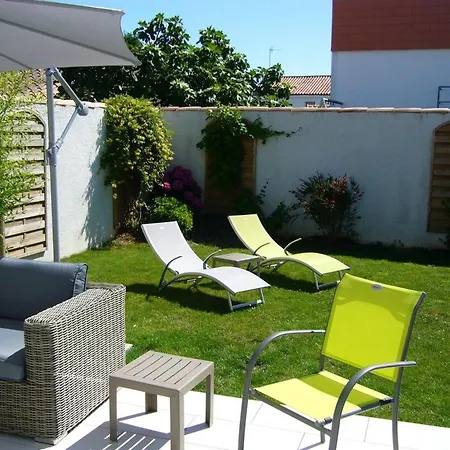 Maison Renovee Avec Jardin Privatif, Proche Des Sables D'olonne, Parking Et Wifi Inclus - Fr-1-426-226