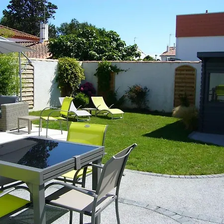 Maison Rénovée Avec Jardin Privatif, Proche Des Sables D'olonne, Parking Et Wifi Inclus - Fr-1-426-226 *