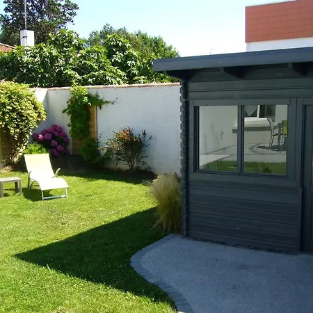Maison Rénovée Avec Jardin Privatif, Proche Des Sables D'olonne, Parking Et Wifi Inclus - Fr-1-426-226 Les Sables-dʼOlonne