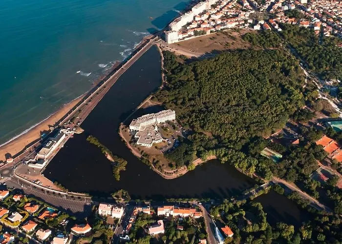 Maison Renovee Avec Jardin Privatif, Proche Des Sables D'olonne, Parking Et Wifi Inclus - Fr-1-426-226 Prázdninový dům Les Sables-dʼOlonne