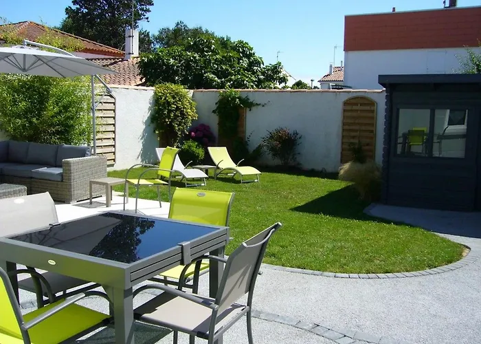 Maison Renovee Avec Jardin Privatif, Proche Des Sables D'olonne, Parking Et Wifi Inclus - Fr-1-426-226 *