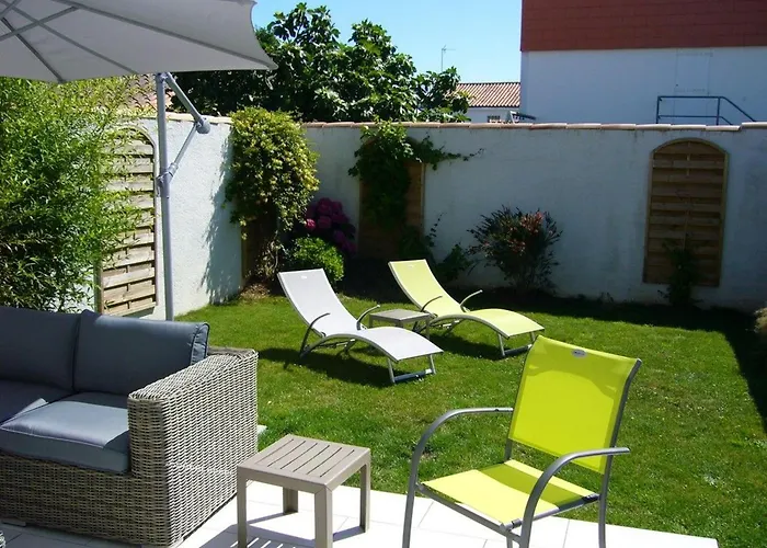 Maison Renovee Avec Jardin Privatif, Proche Des Sables D'olonne, Parking Et Wifi Inclus - Fr-1-426-226